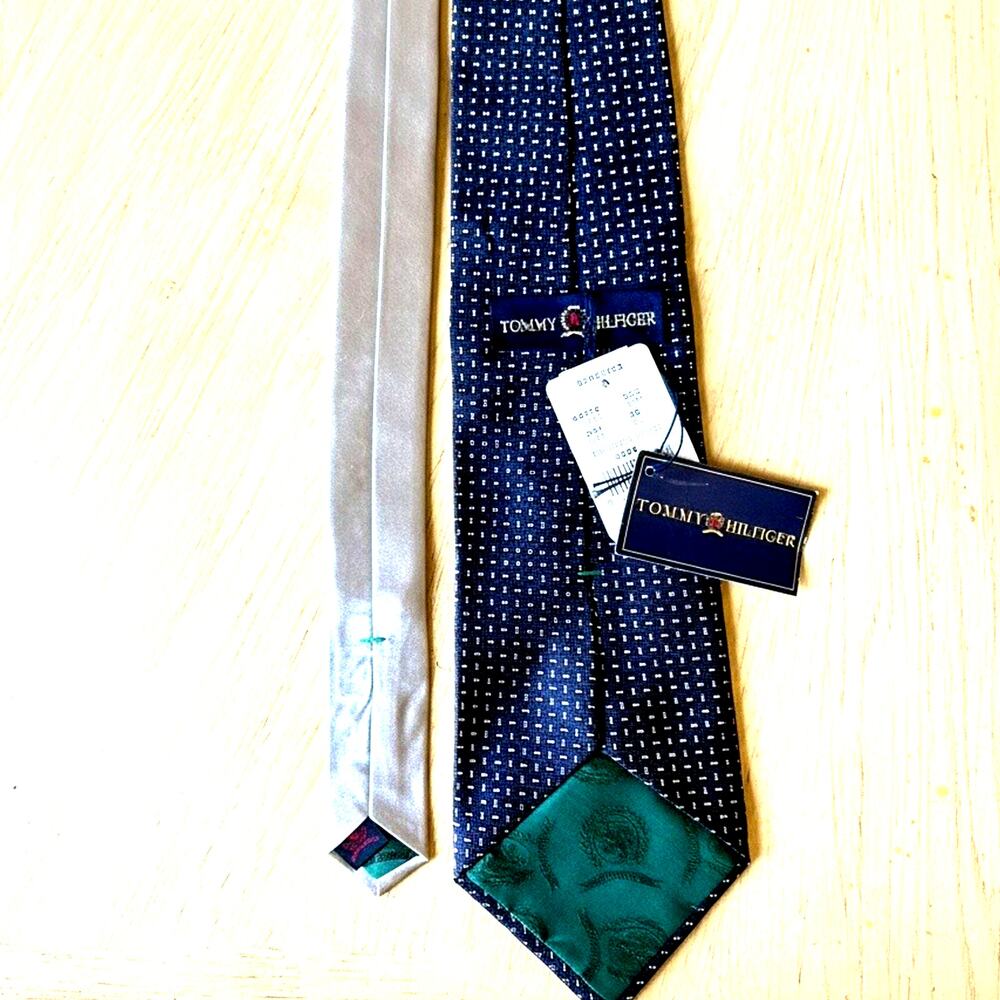NWT VTG Tommy Hilfiger Silk Tie Formal Blue Silver Micro Dotted Boardroom Wovens